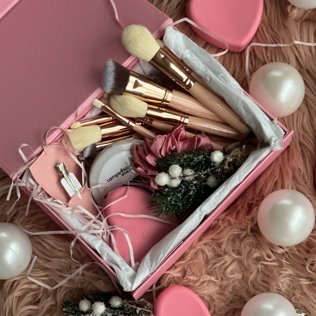 Christmas Gifts for Makeup Lovers 2026: 12 Gift Ideas They’ll Actually Use