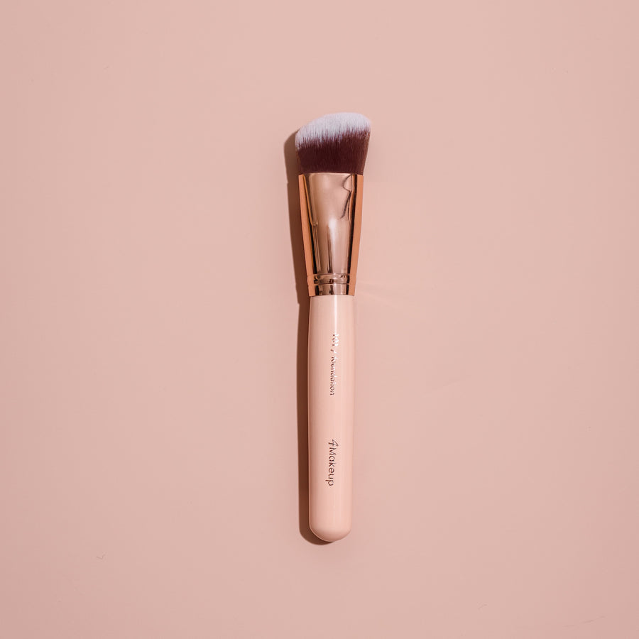 Makeup brushes and brush sets