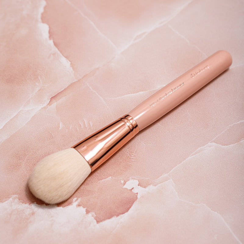 101 Foundation Brush picking up foundation