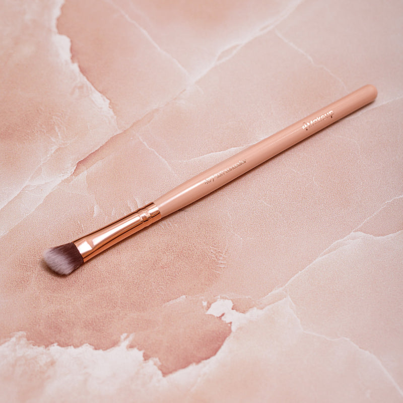 101 Foundation Brush picking up foundation