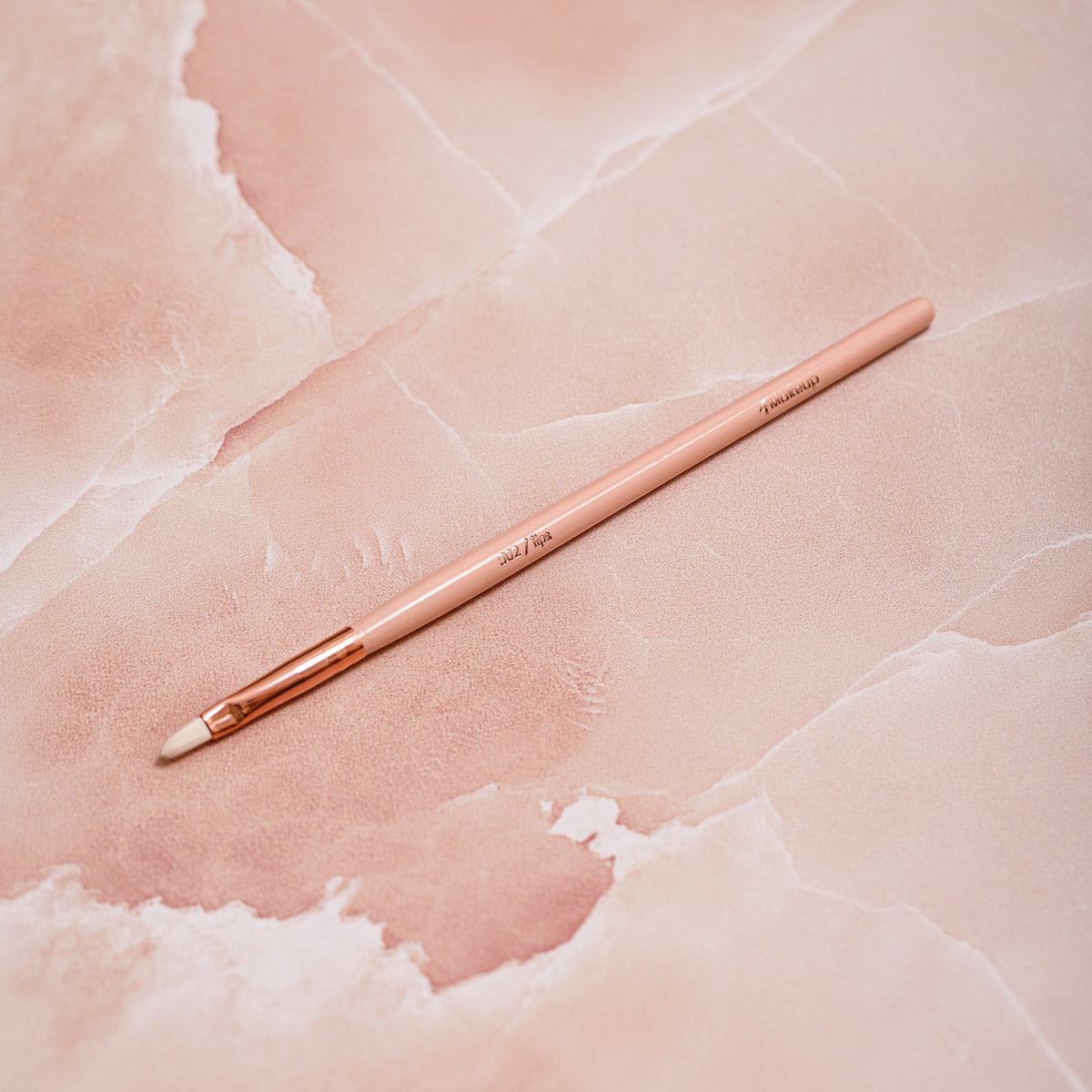 4Makeup lips/502 makeup brush